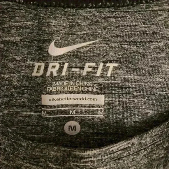 Nike Air Dry Fit Grey Activewear Long Sleeve Tee NWOT. Size M - Picture 6 of 7